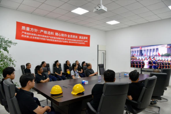 9.3閱兵震撼全球！鈦靈特壓縮機(jī)鑄就工業(yè)脊梁，向祖國(guó)獻(xiàn)禮！